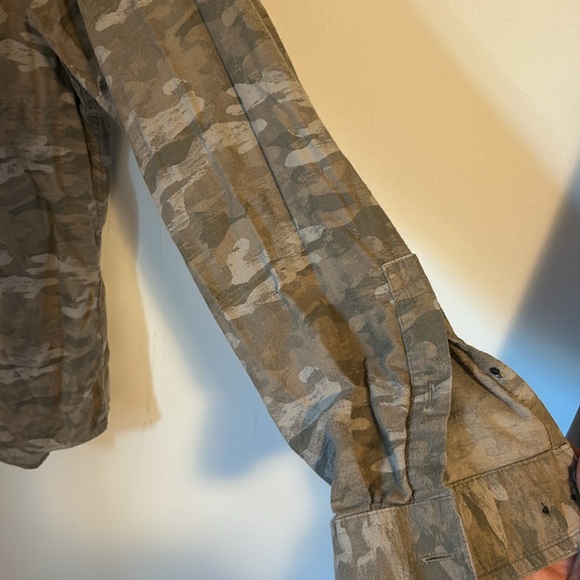 L.L. Bean Camouflaged Long Sleeve Button up Shirt Size XL. 100% Warm Cotton - Picture 6 of 11